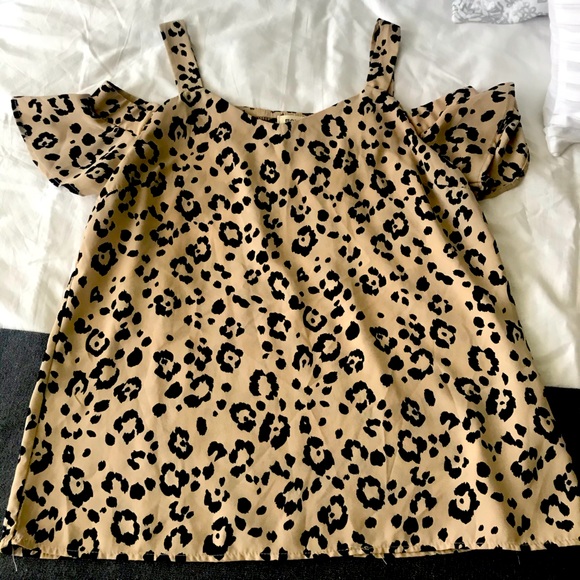 Off the shoulder cheetah print blouse - Picture 1 of 1